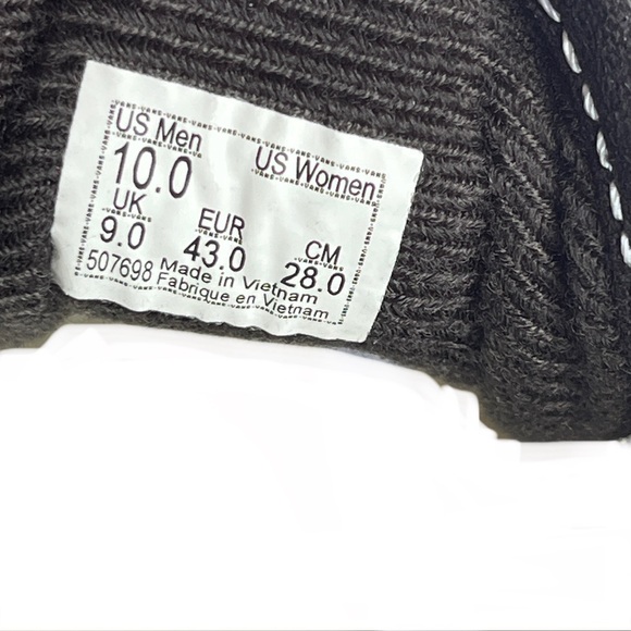 Vans Classic Old Skool | Tennis Shoes - Picture 12 of 14